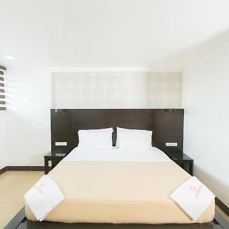 Sun Garden Hotel Tarlac Екстериор снимка