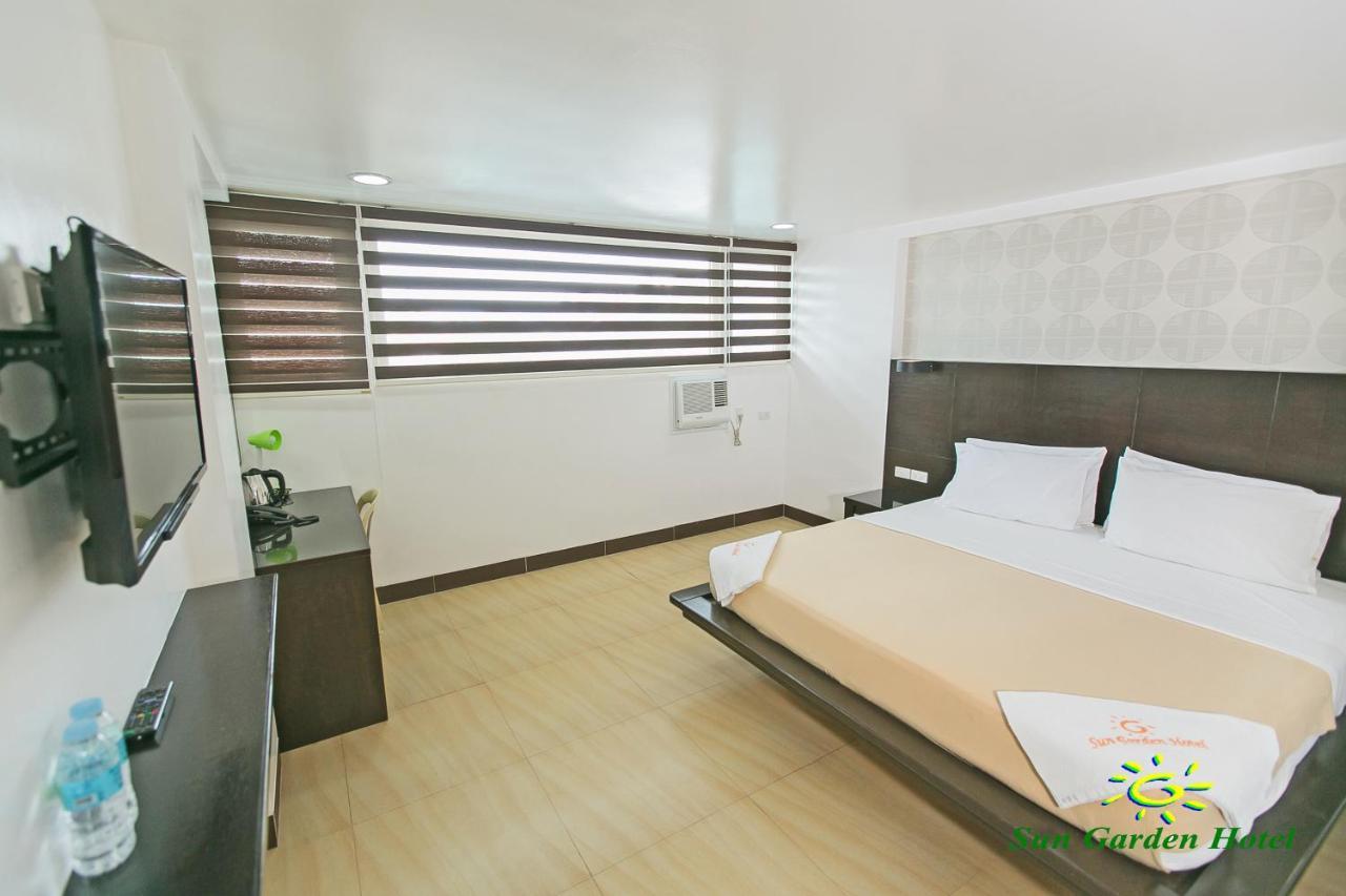 Sun Garden Hotel Tarlac Екстериор снимка