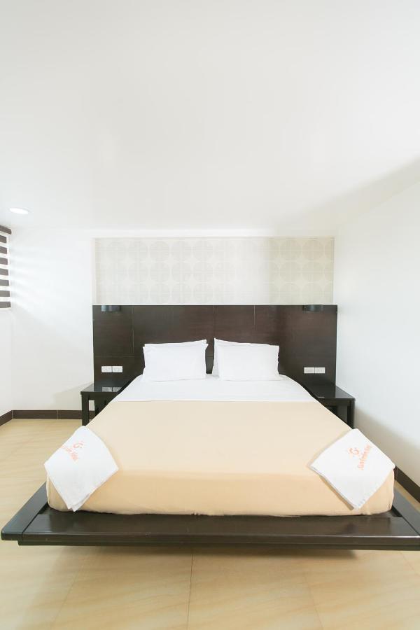 Sun Garden Hotel Tarlac Екстериор снимка